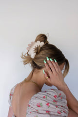 KAXI Spring Petal Arch Claw