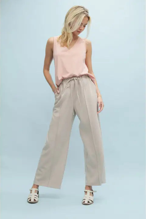 Soft-Touch Seam Detail Pants