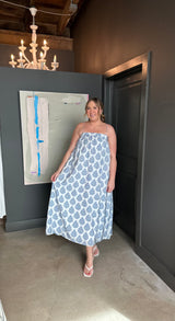 Printed Flowy Silhouette Side Pockets Maxi Dress