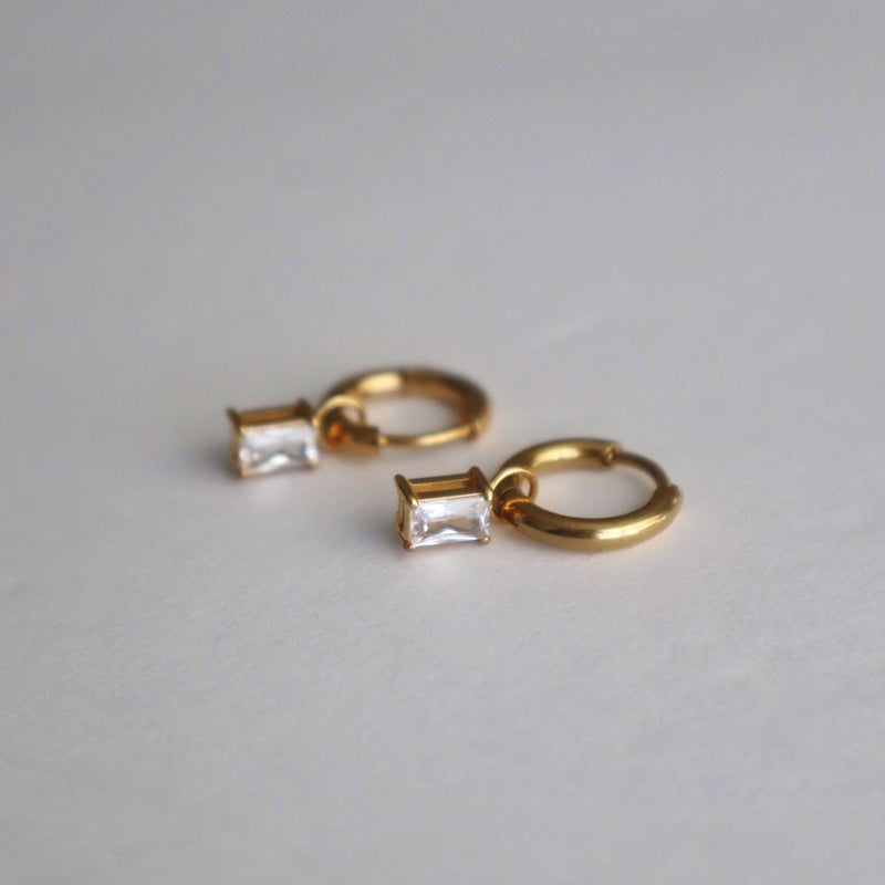 Mini Baguette Drop Huggies