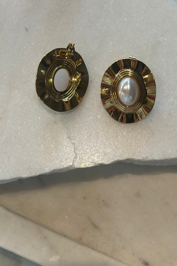 Oval Pearl Earrings