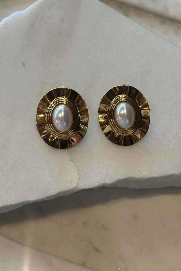 Oval Pearl Earrings