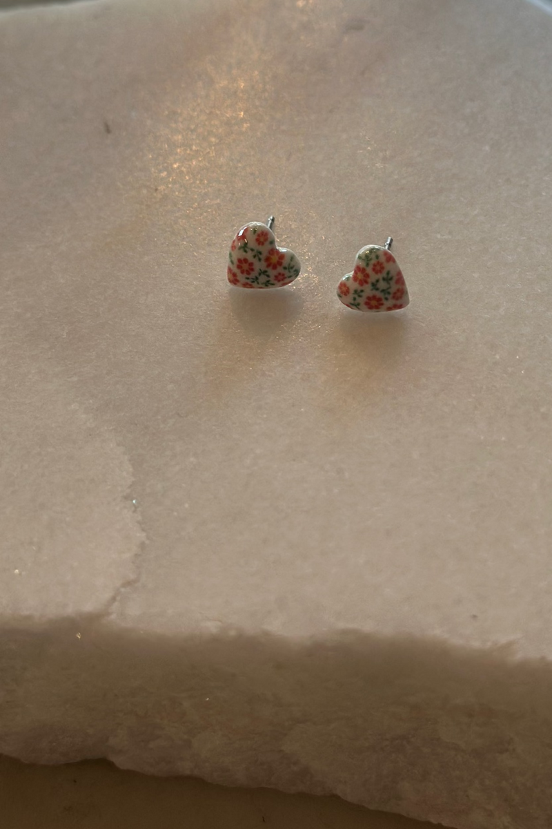 Floral Acrylic Heart Stud Earrings Set