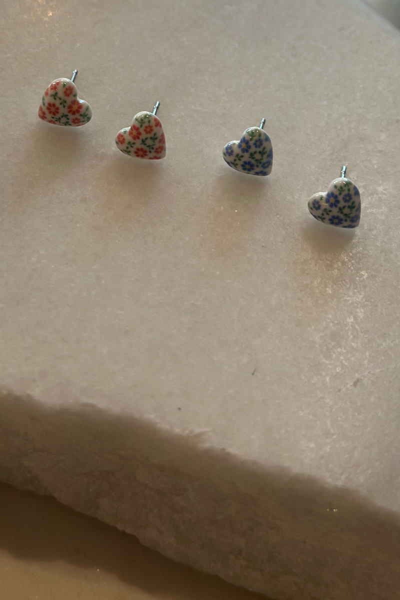 Floral Acrylic Heart Stud Earrings Set