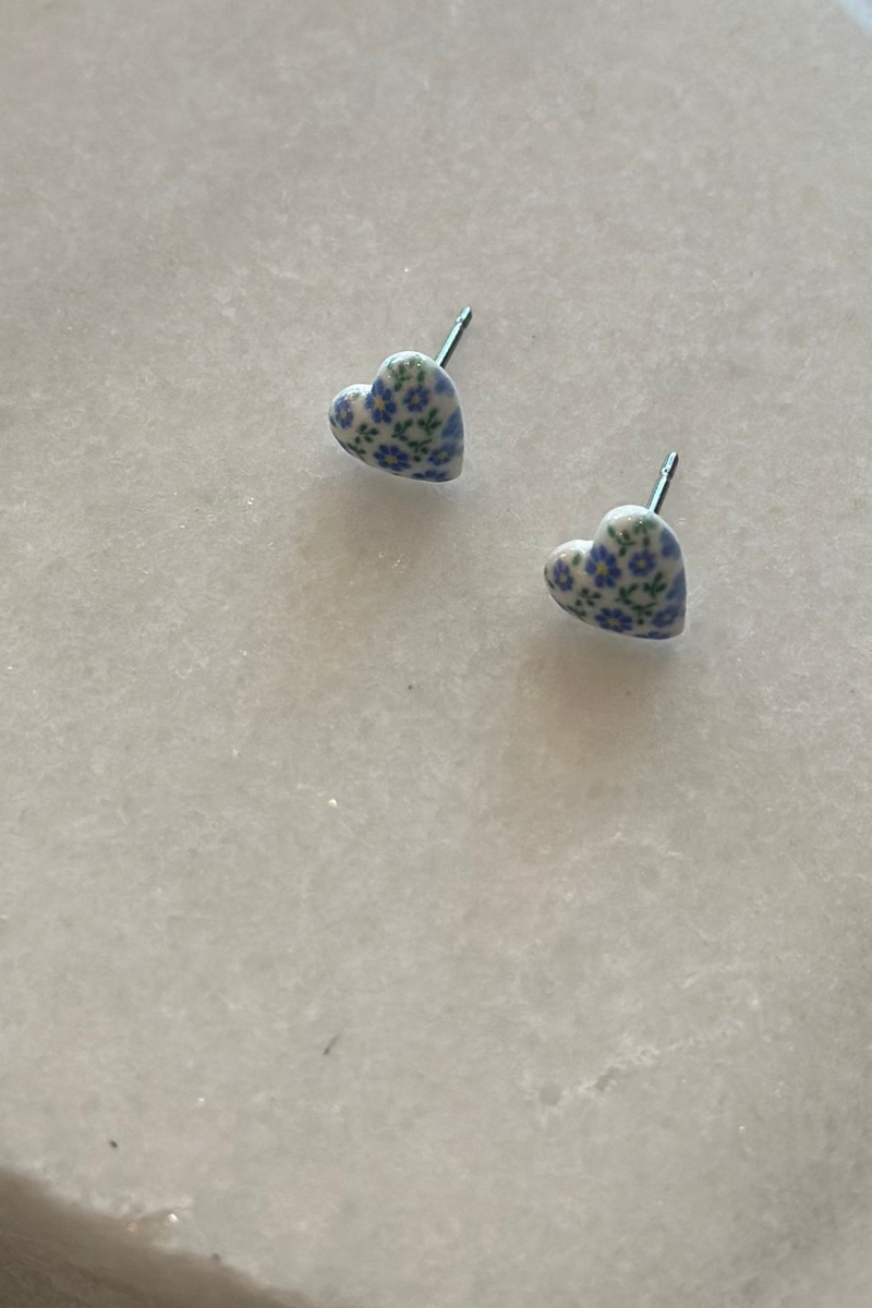 Floral Acrylic Heart Stud Earrings Set